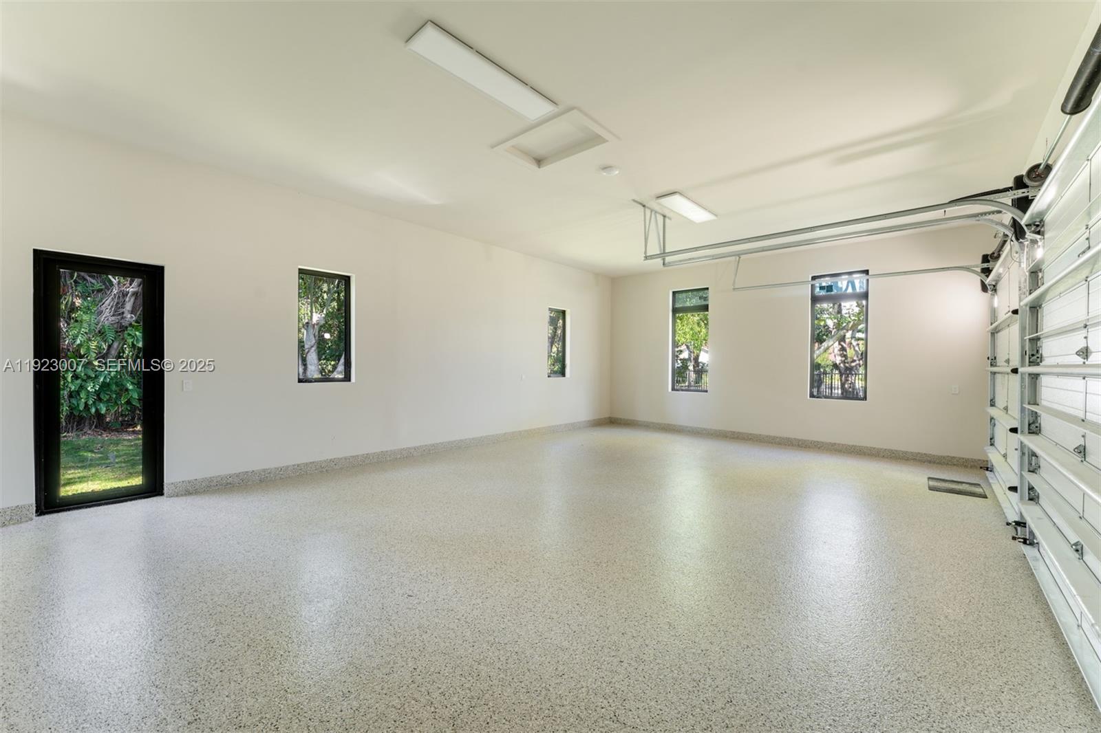 6840 SW 92nd St Pinecrest, FL 33156