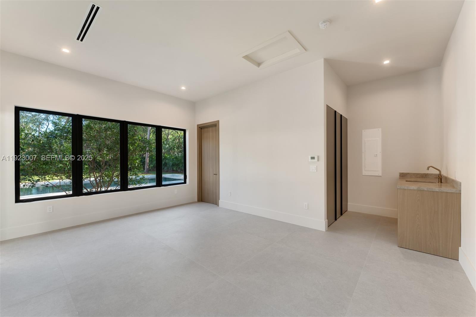 6840 SW 92nd St Pinecrest, FL 33156