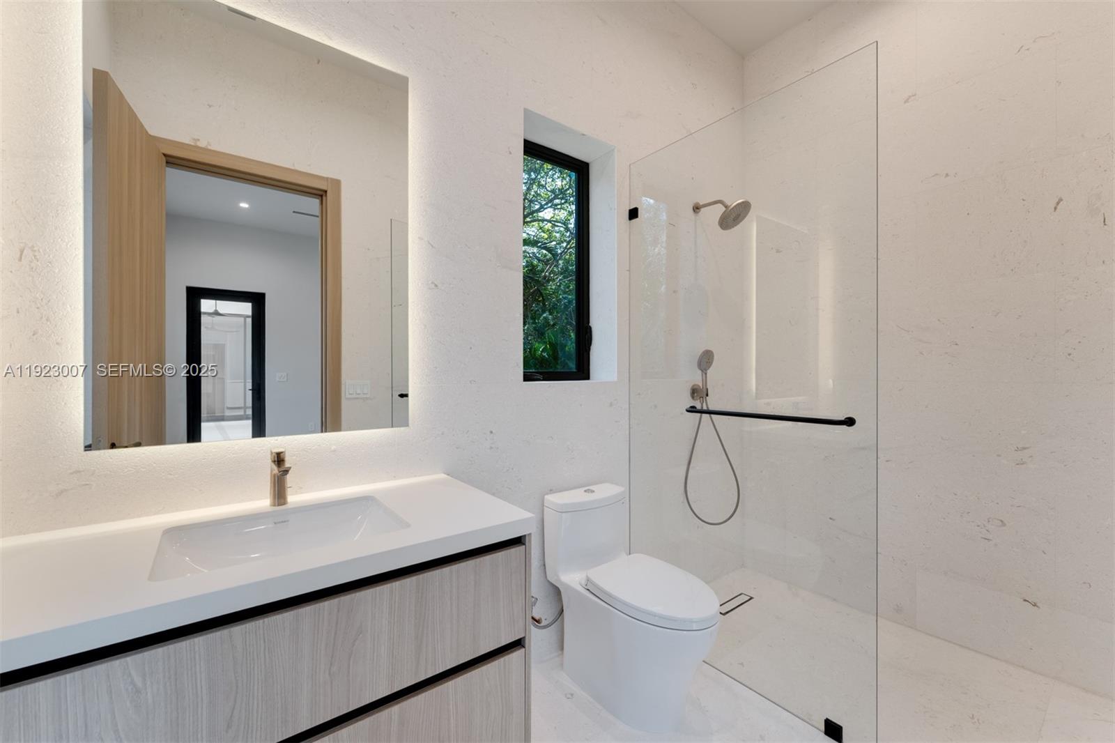 6840 SW 92nd St Pinecrest, FL 33156