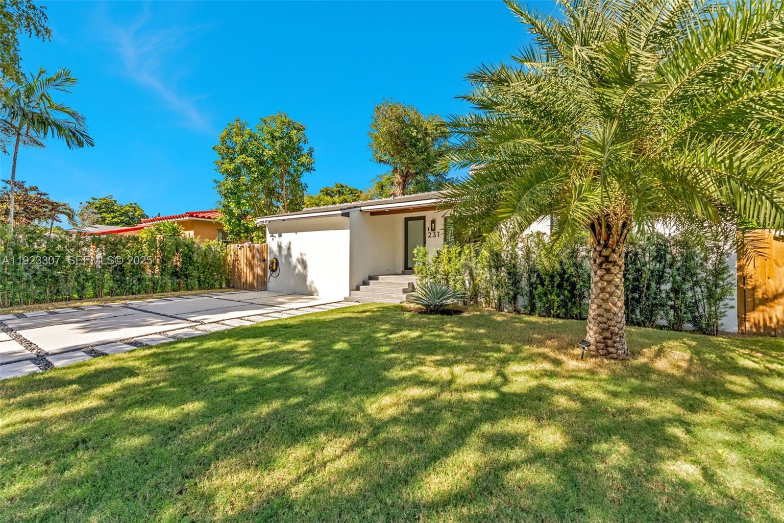 231 NE 45th St Miami, FL 33137