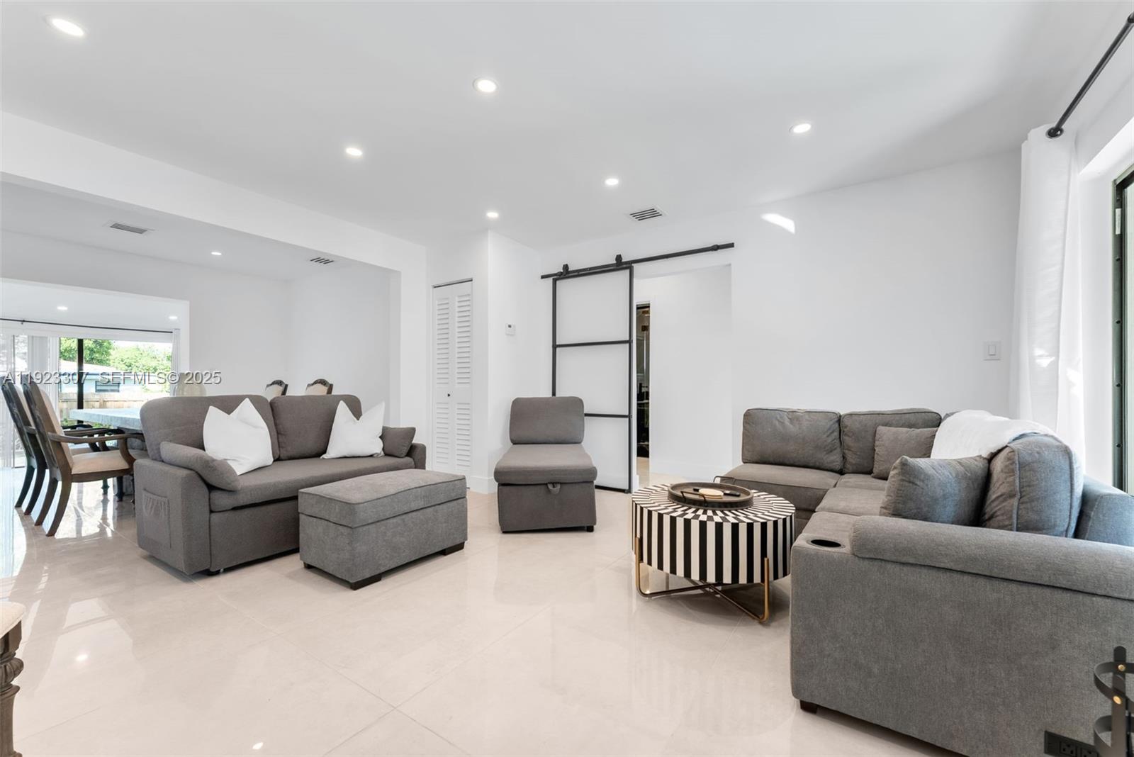 231 NE 45th St Miami, FL 33137