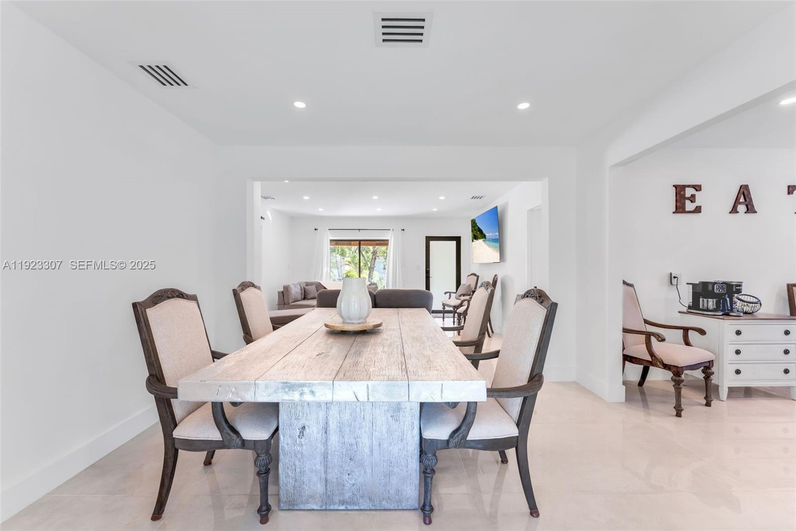 231 NE 45th St Miami, FL 33137