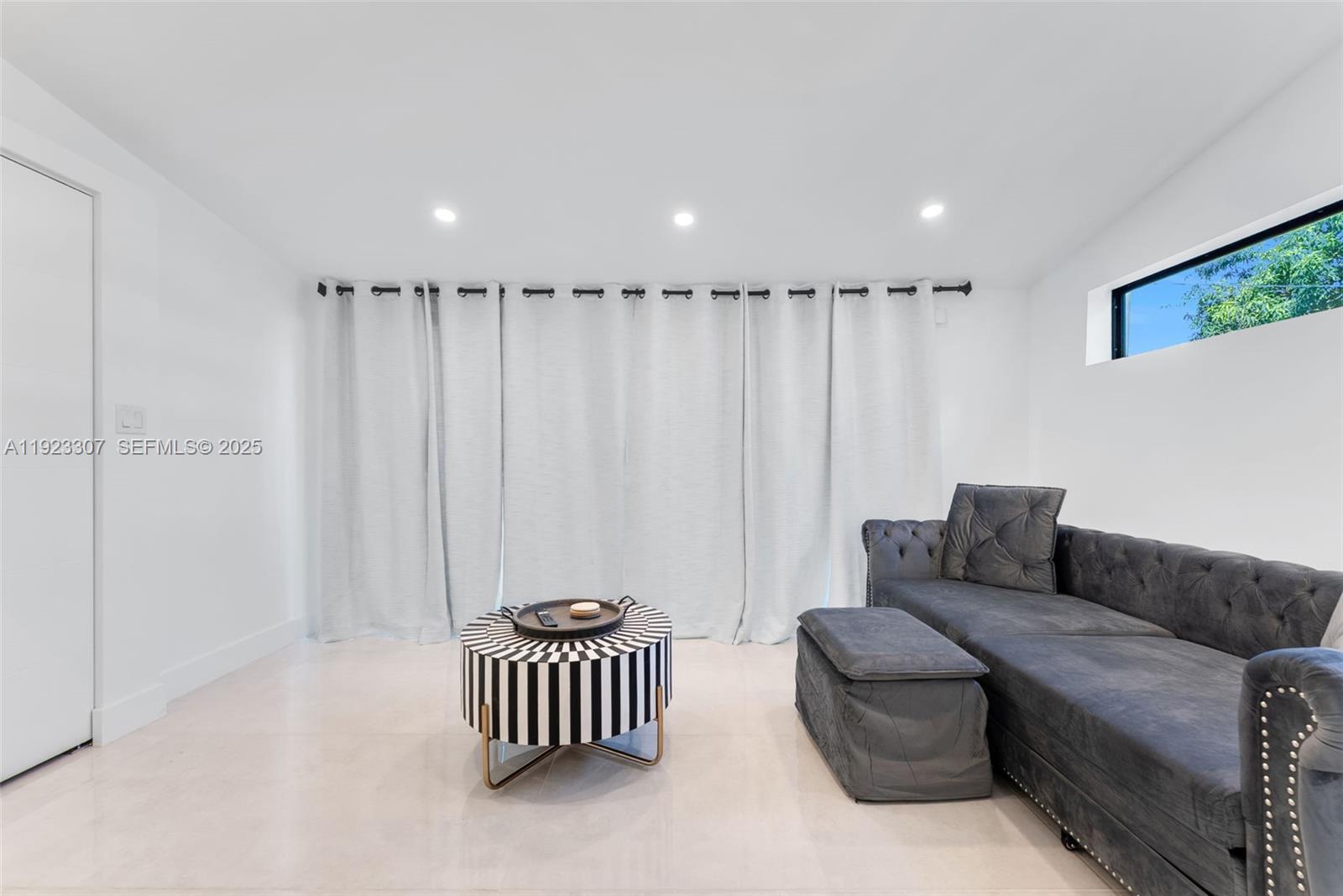 231 NE 45th St Miami, FL 33137