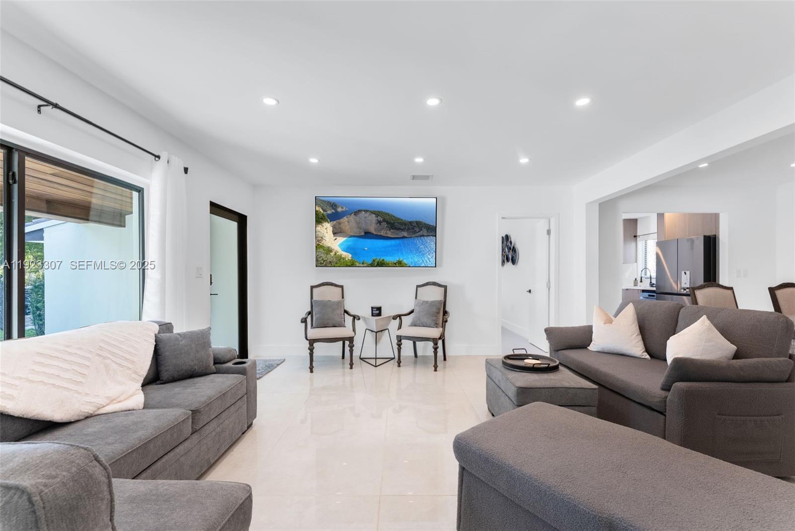 231 NE 45th St Miami, FL 33137