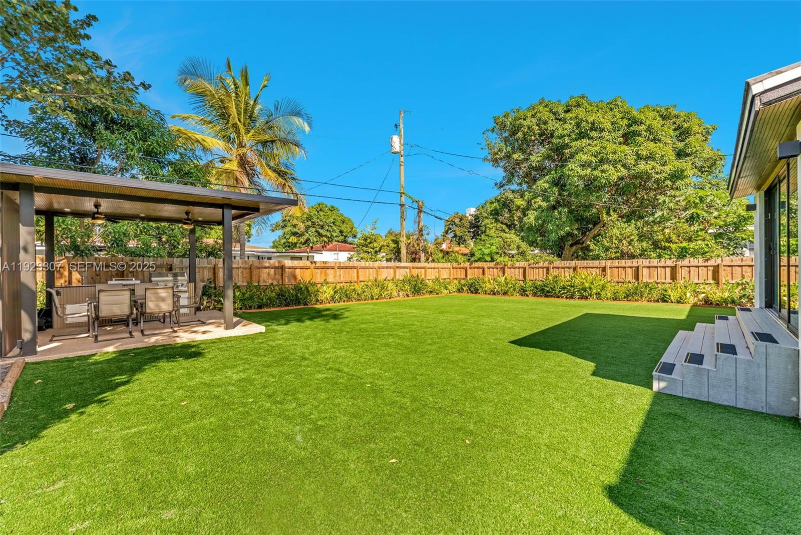 231 NE 45th St Miami, FL 33137