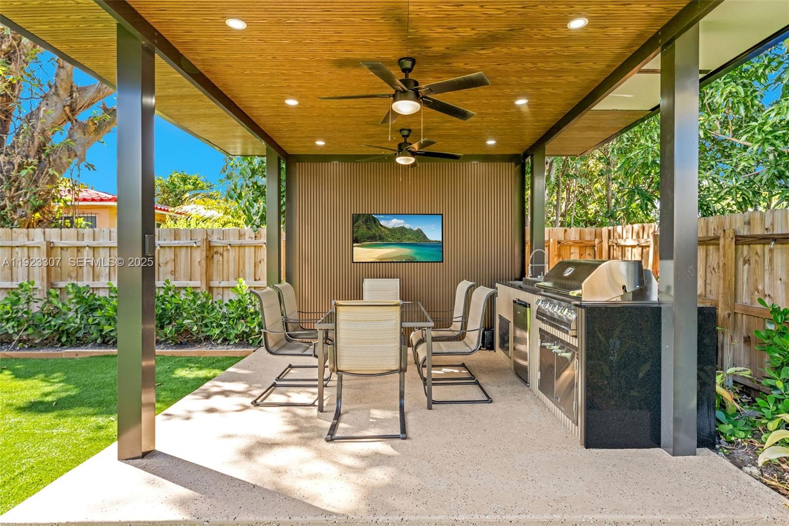 231 NE 45th St Miami, FL 33137