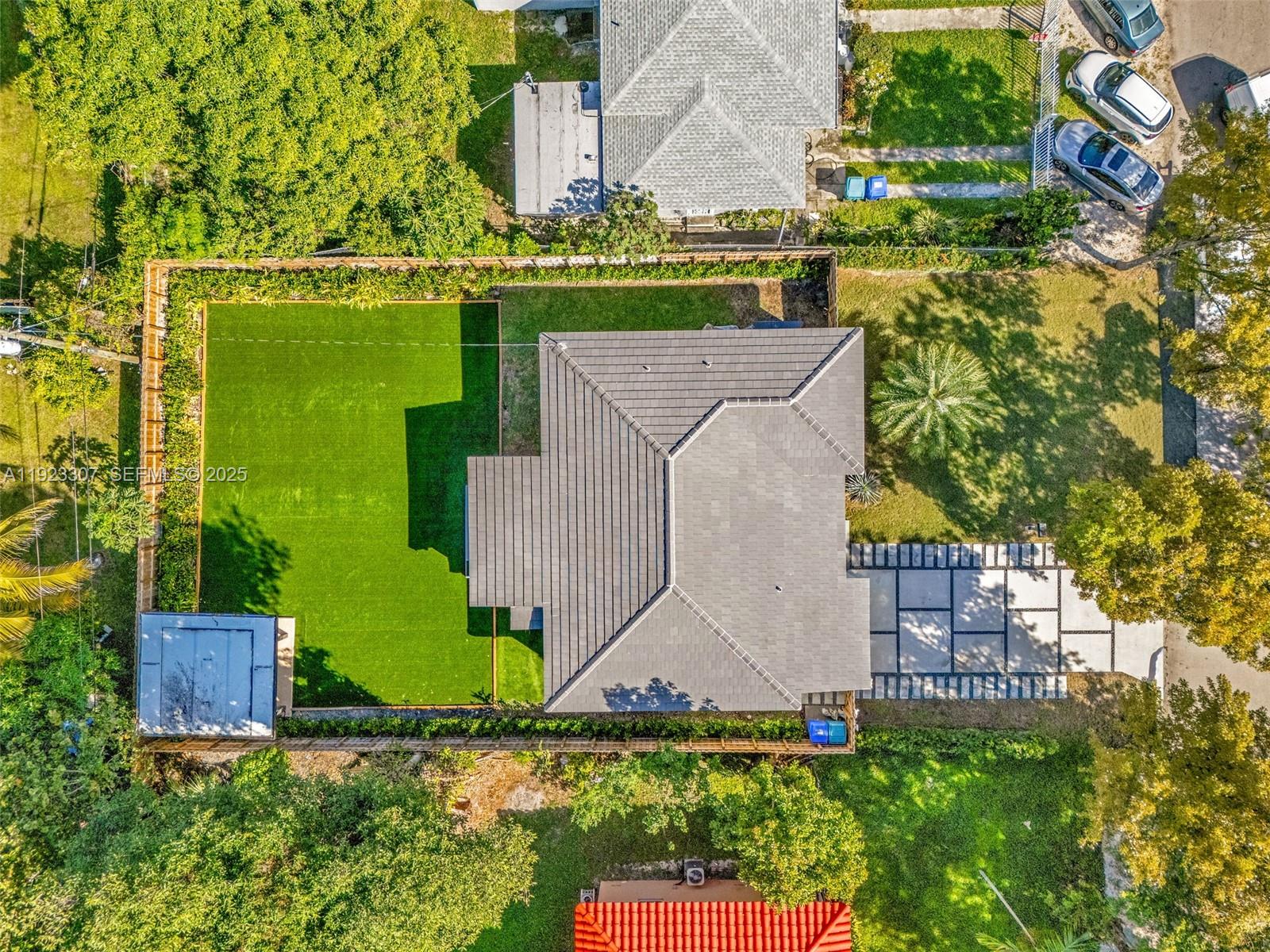 231 NE 45th St Miami, FL 33137