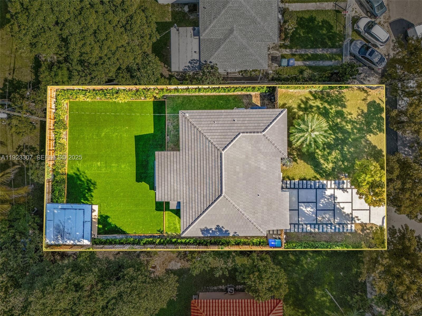 231 NE 45th St Miami, FL 33137