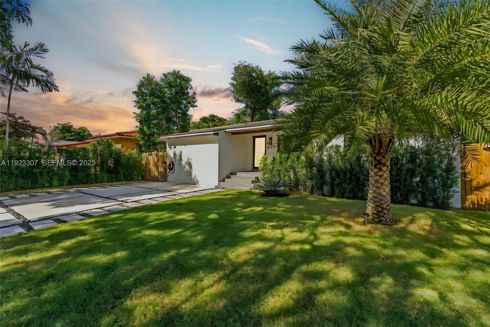 231 NE 45th St Miami, FL 33137