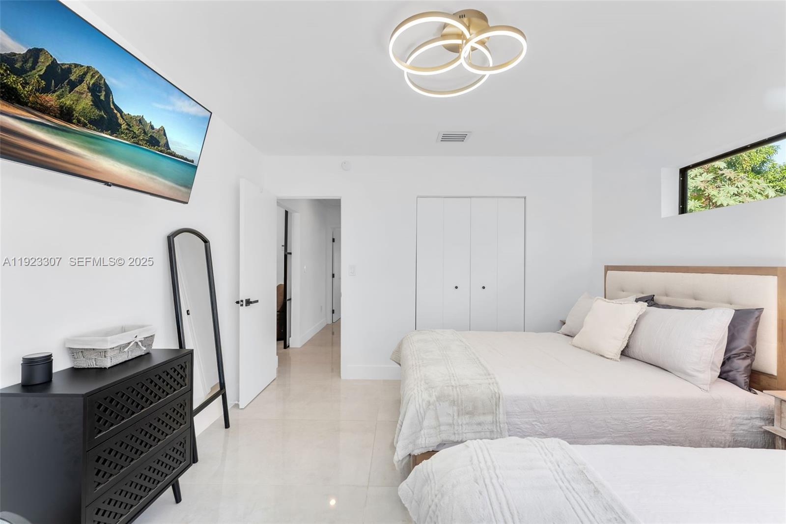 231 NE 45th St Miami, FL 33137