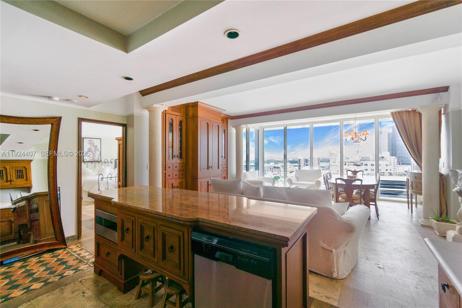 100 Lincoln Rd #PH8 Miami Beach, FL 33139