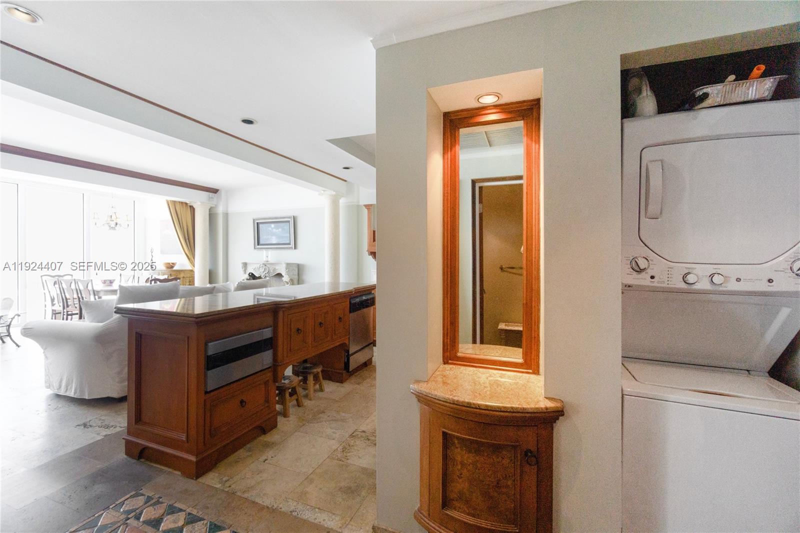 100 Lincoln Rd #PH8 Miami Beach, FL 33139