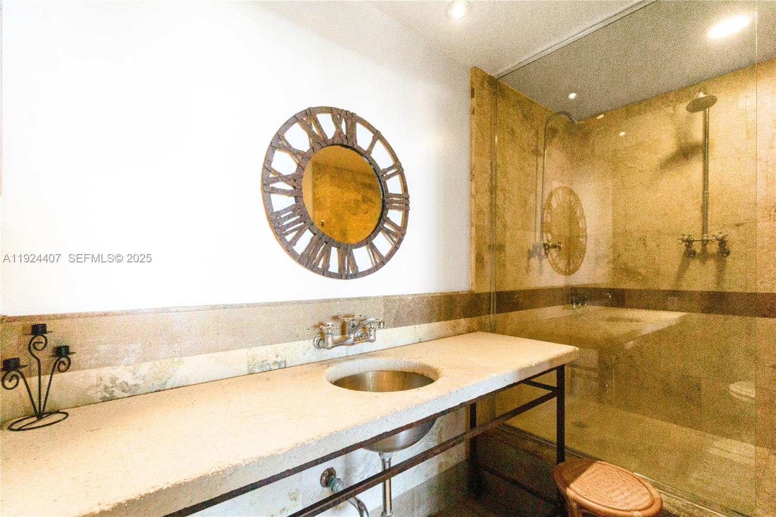 100 Lincoln Rd #PH8 Miami Beach, FL 33139