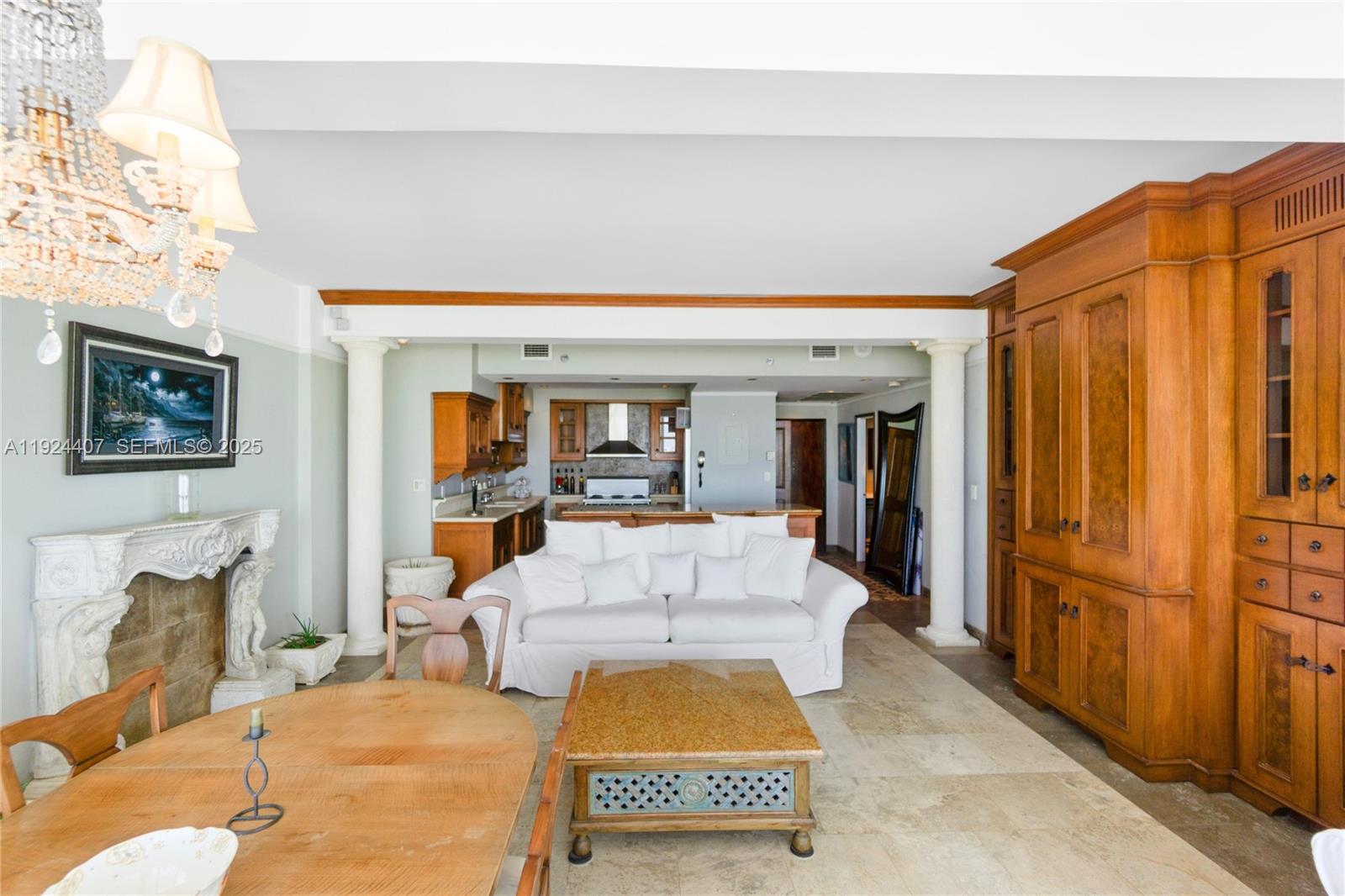 100 Lincoln Rd #PH8 Miami Beach, FL 33139