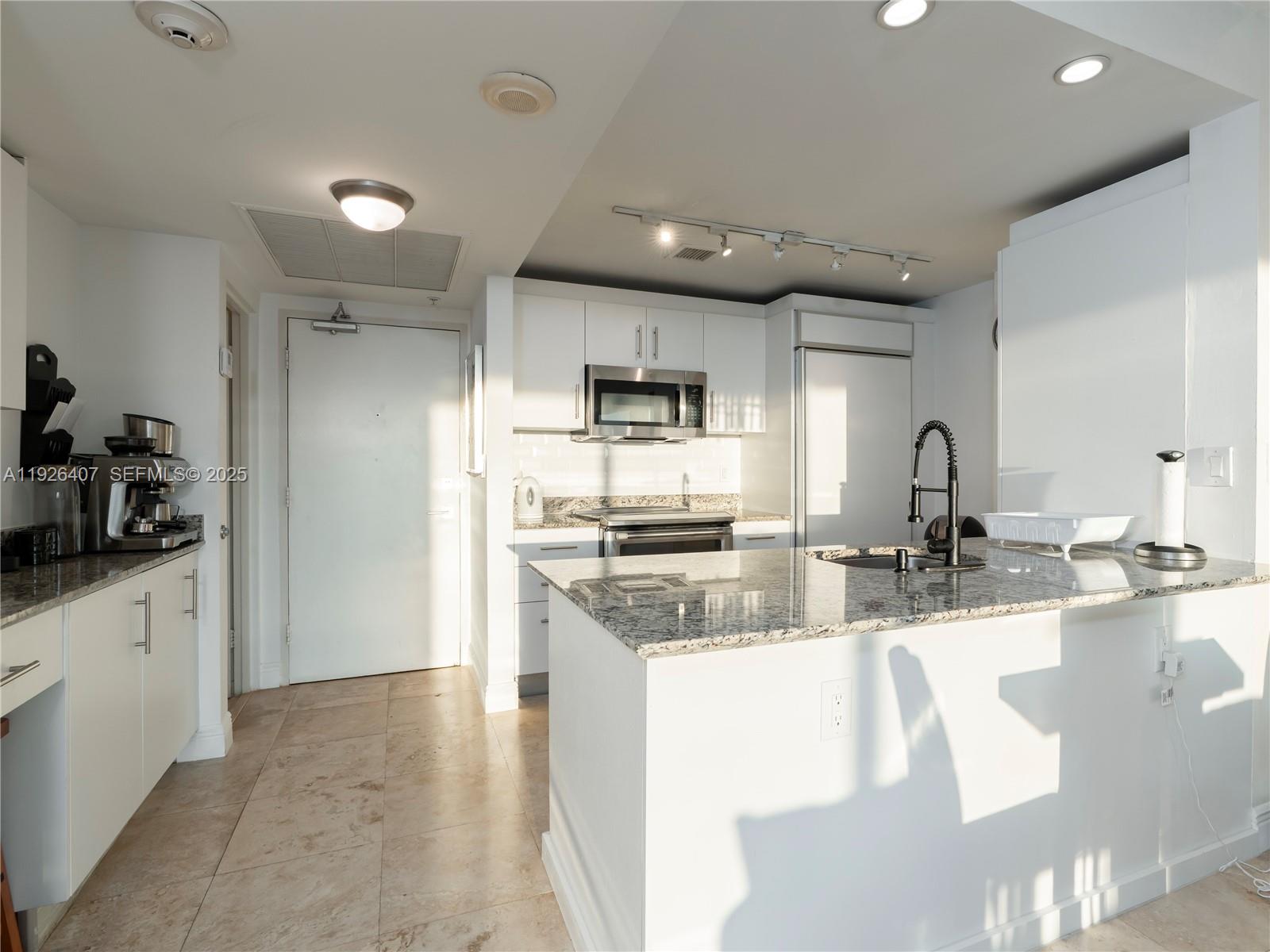 10275 Collins Ave #527 Bal Harbour, FL 33154