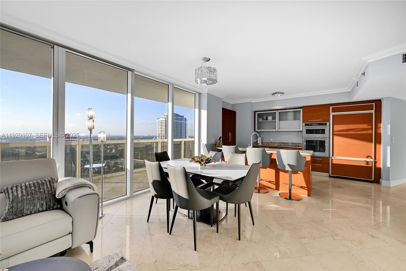 image Beach Club 210