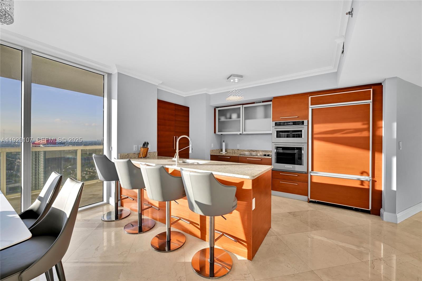 image Beach Club 211