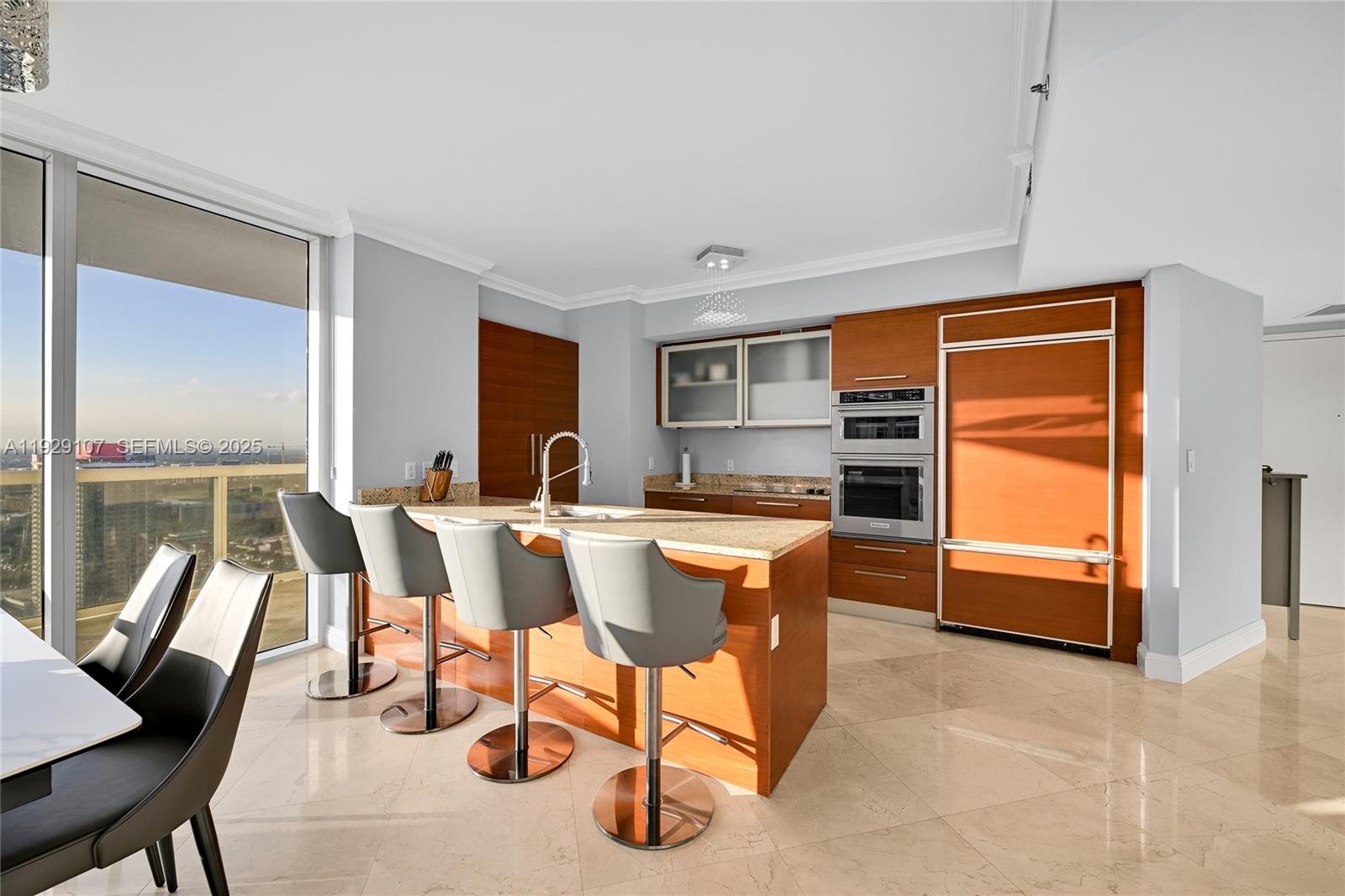 image Beach Club 212