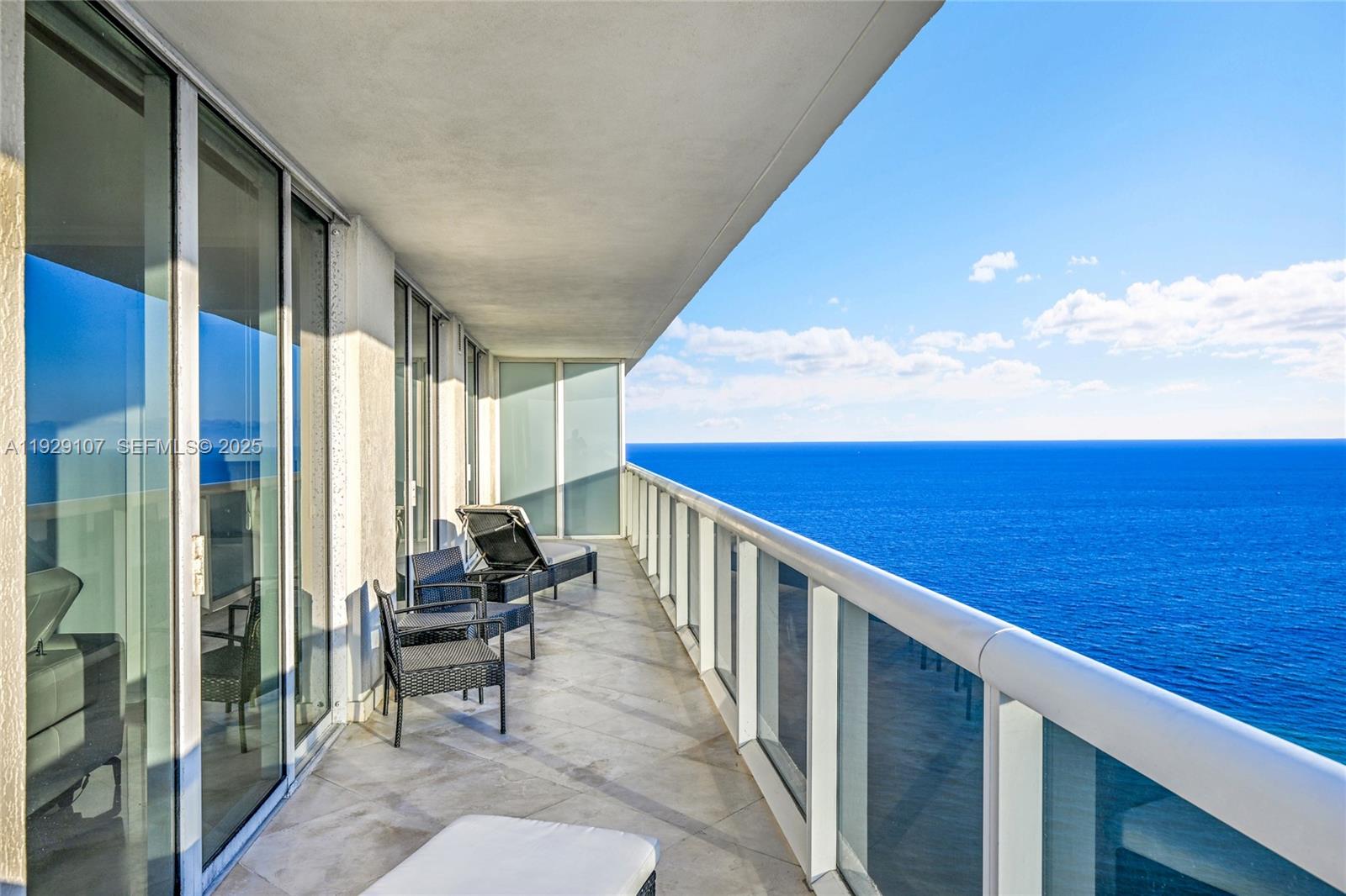 image Beach Club 222