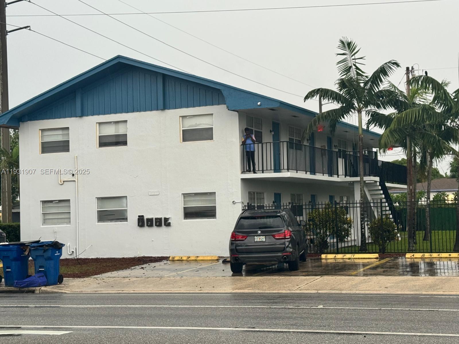 215 W Blue Heron Blvd