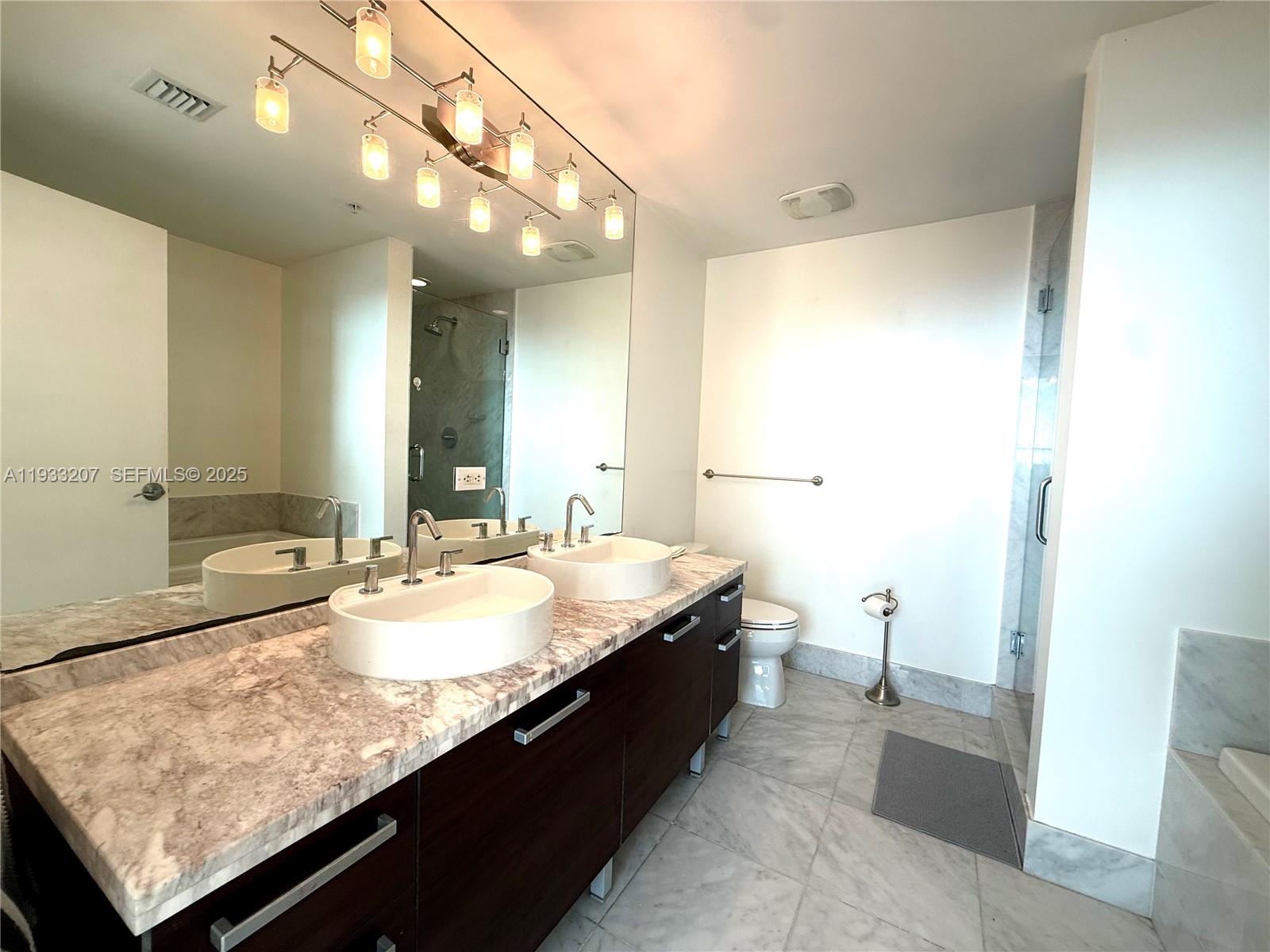 image Vizcayne South12