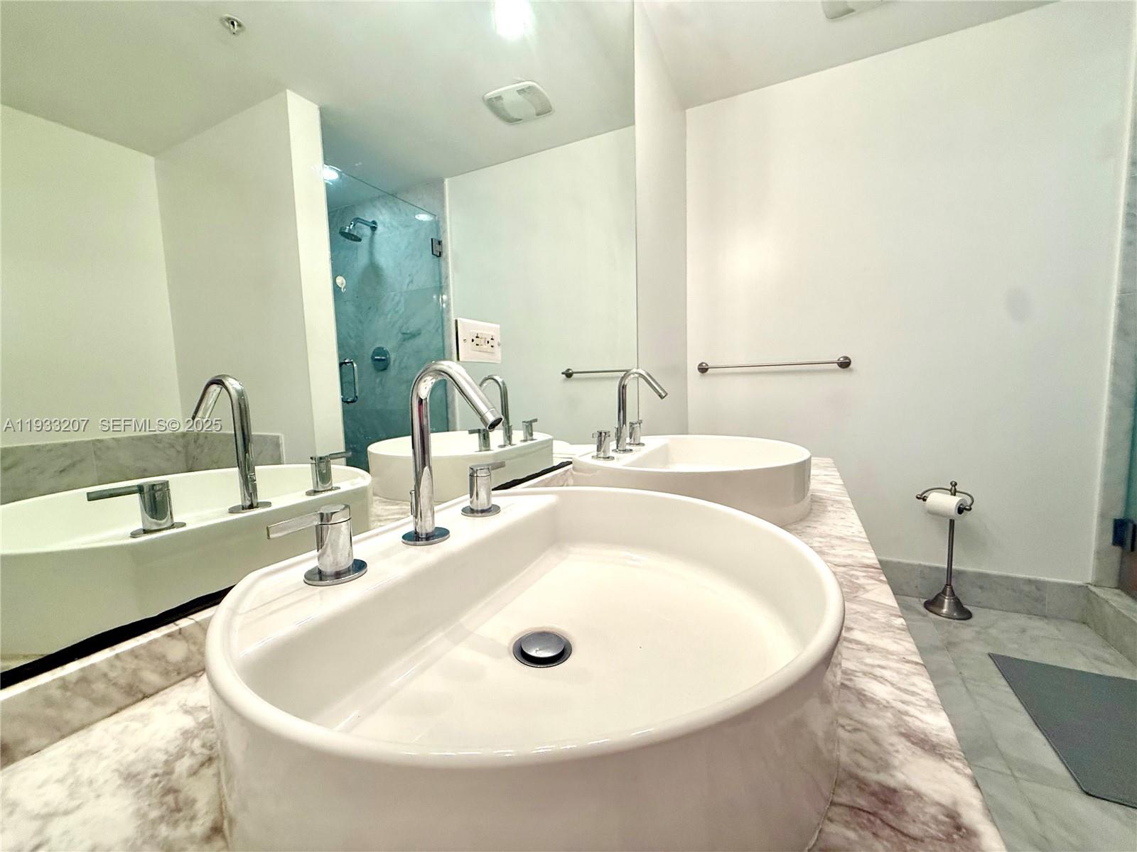 image Vizcayne South16