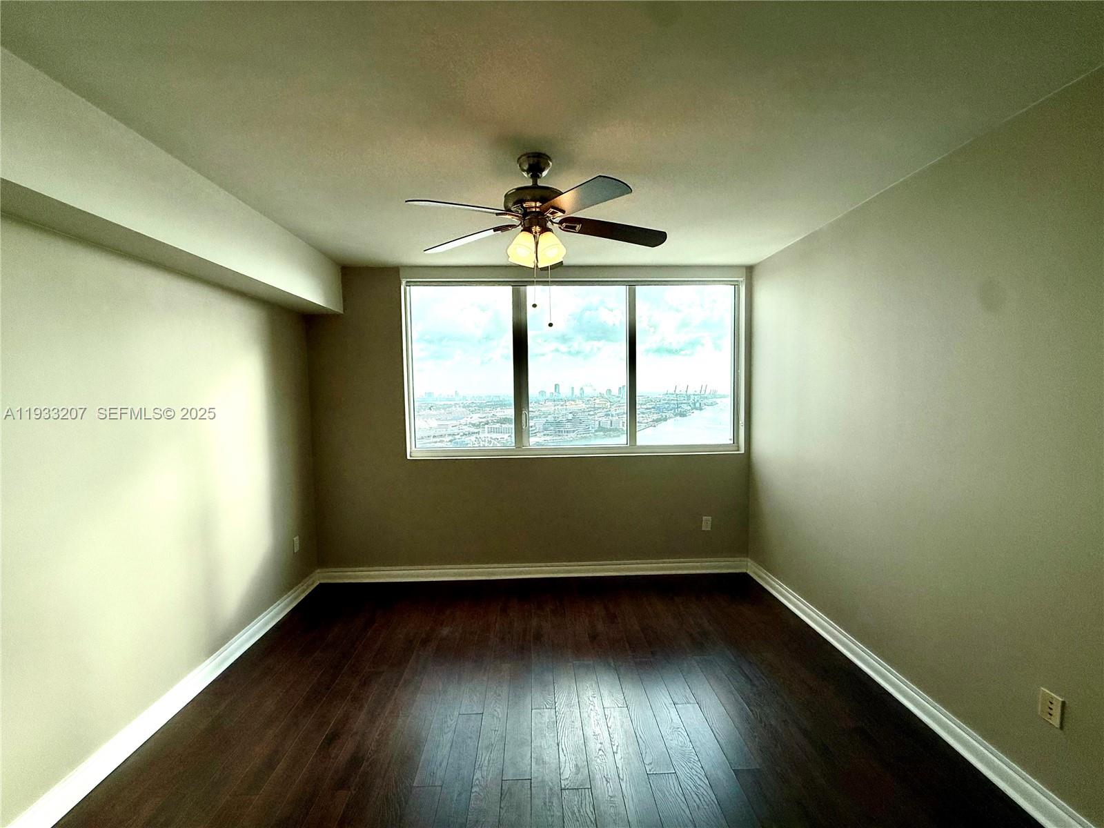 image Vizcayne South21