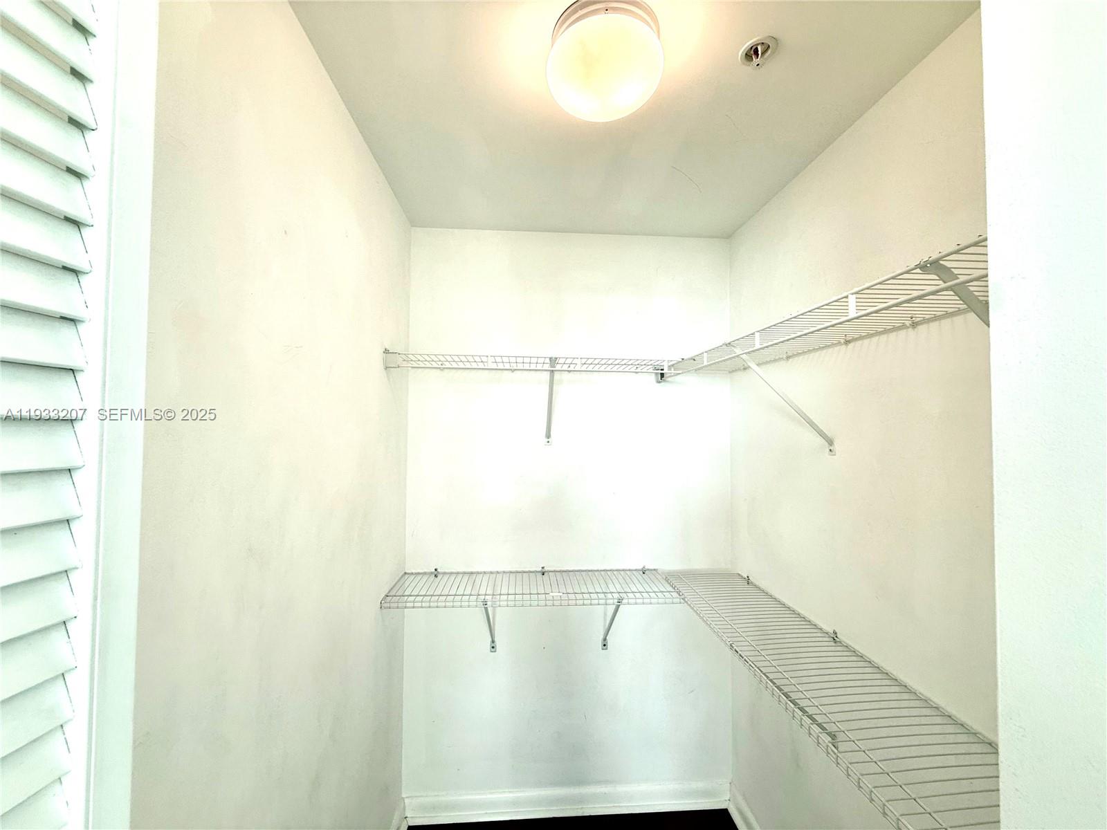 image Vizcayne South25