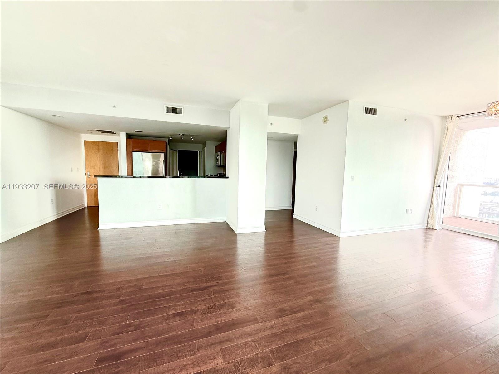 image Vizcayne South28