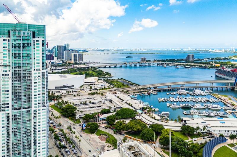 image Vizcayne South34