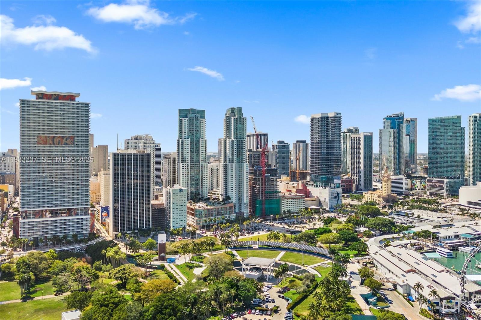 image Vizcayne South36