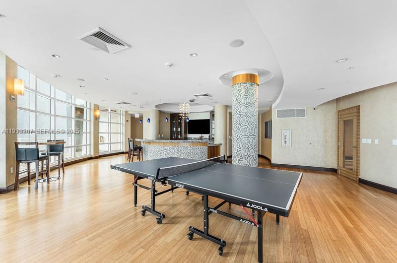 image Vizcayne South46