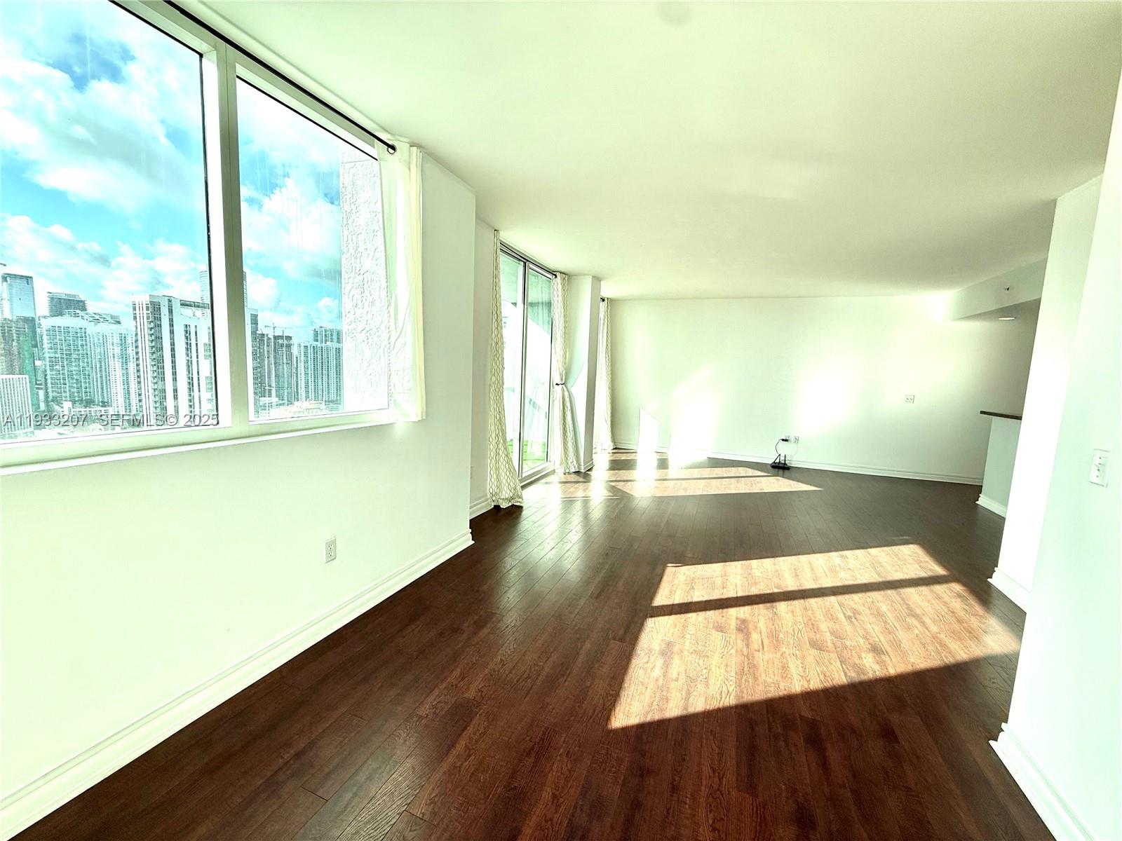 image Vizcayne South4