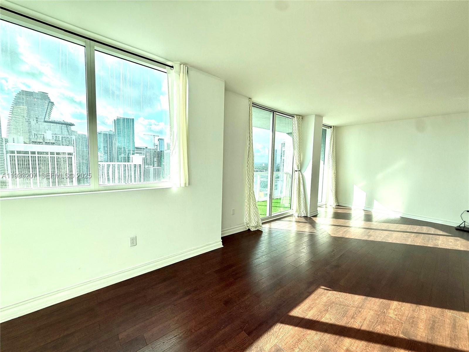 image Vizcayne South5