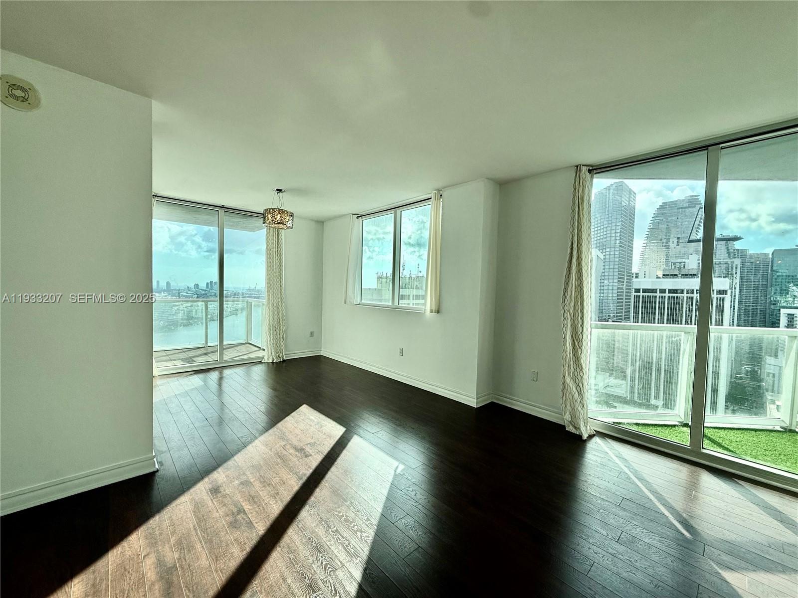 image Vizcayne South7