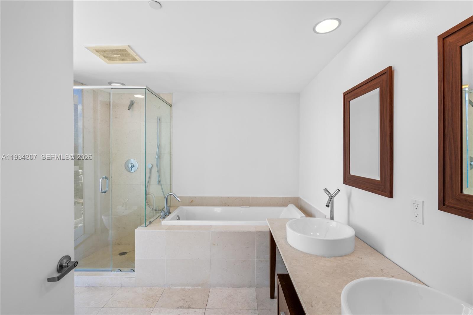 image Icon Brickell II23