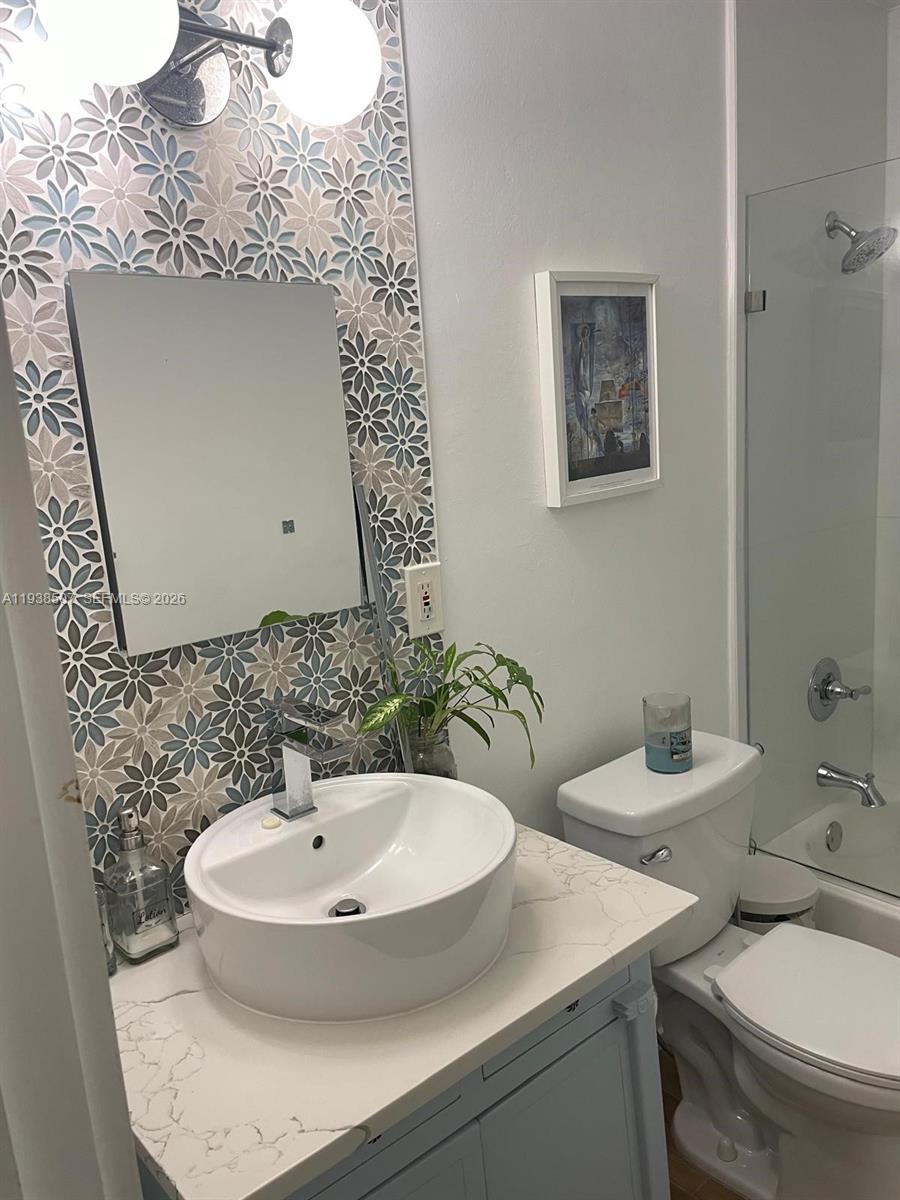 830 NE 70th St Miami, FL 33138