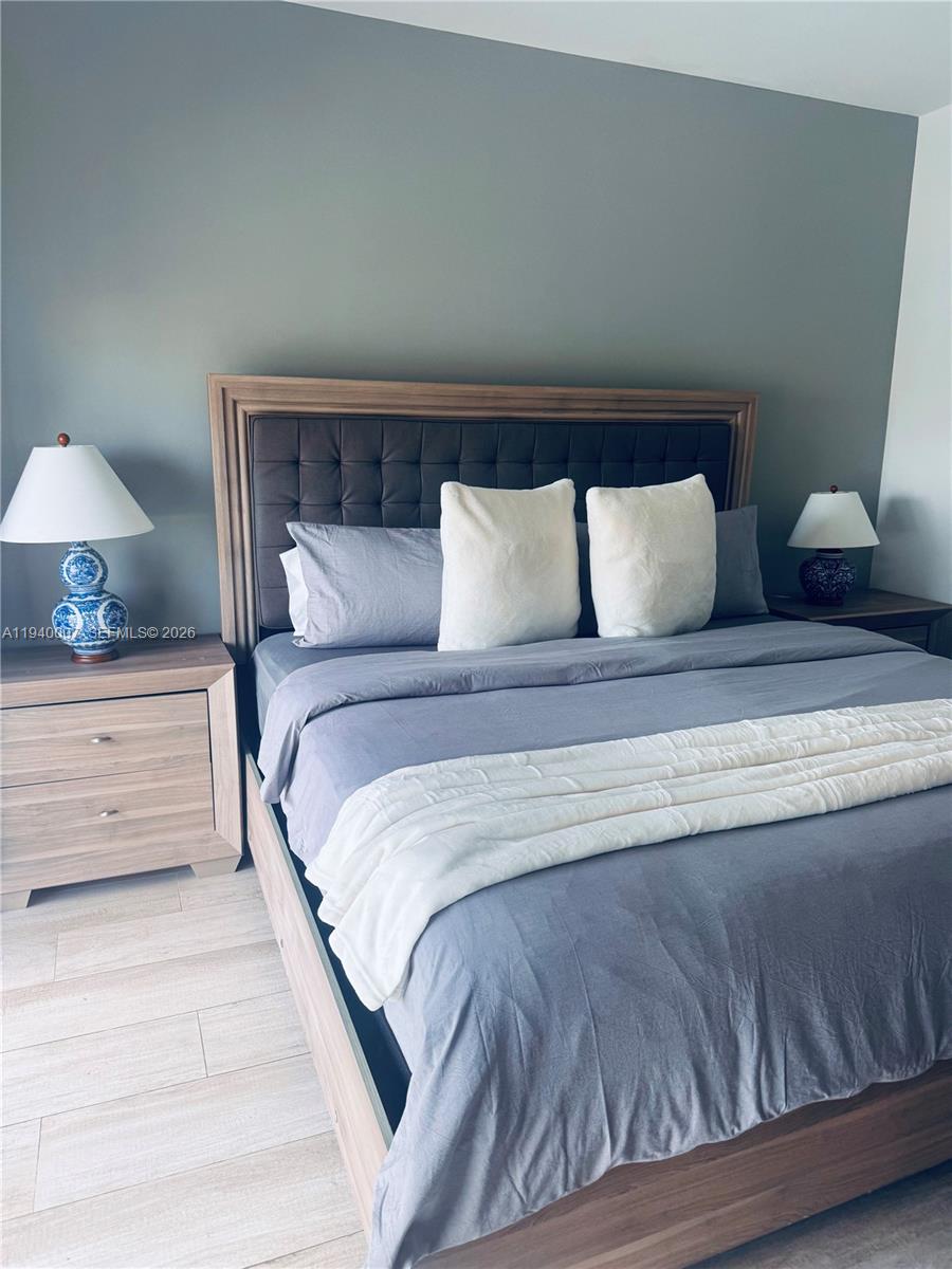 121 NE 34th St #1904 Miami, FL 33137