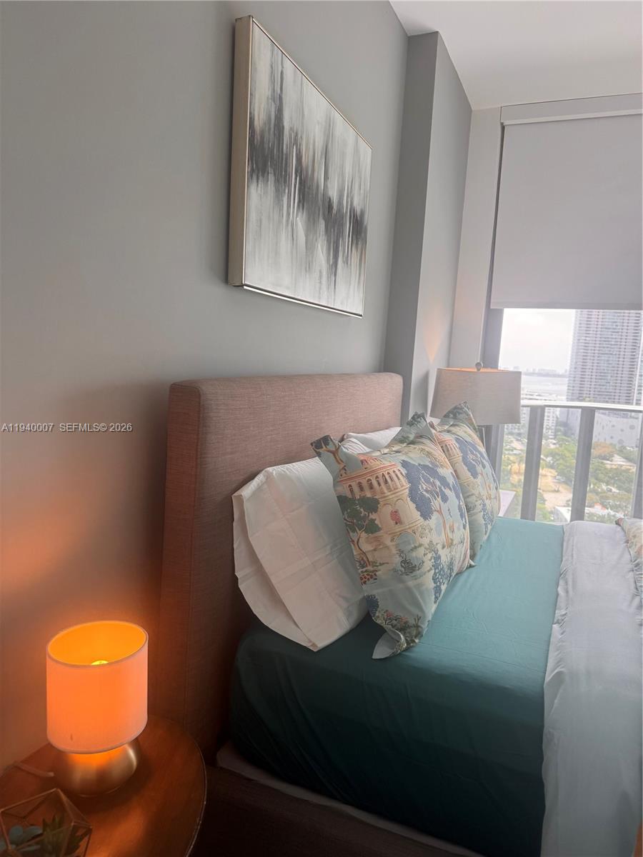 121 NE 34th St #1904 Miami, FL 33137