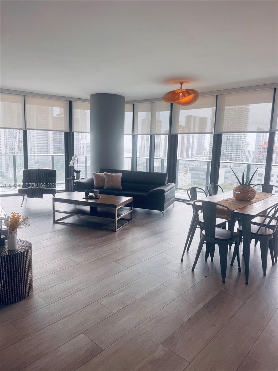 121 NE 34th St #1904 Miami, FL 33137