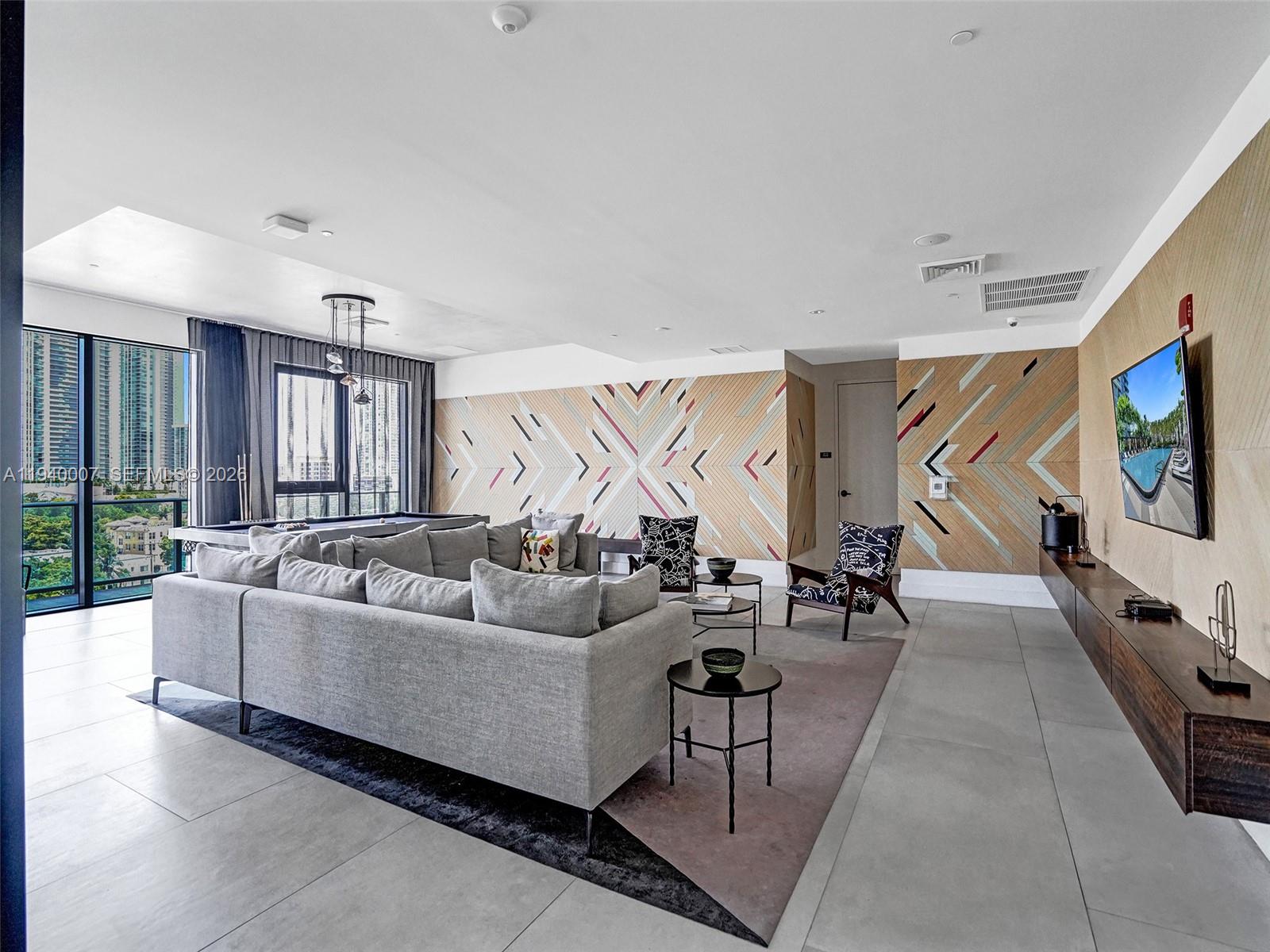 121 NE 34th St #1904 Miami, FL 33137