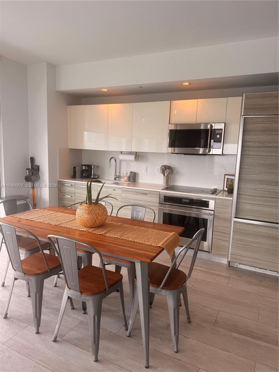 121 NE 34th St #1904 Miami, FL 33137