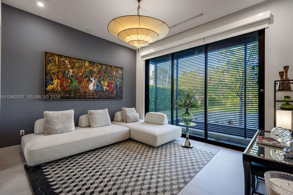 6850 SW 73rd Ct Miami, FL 33143