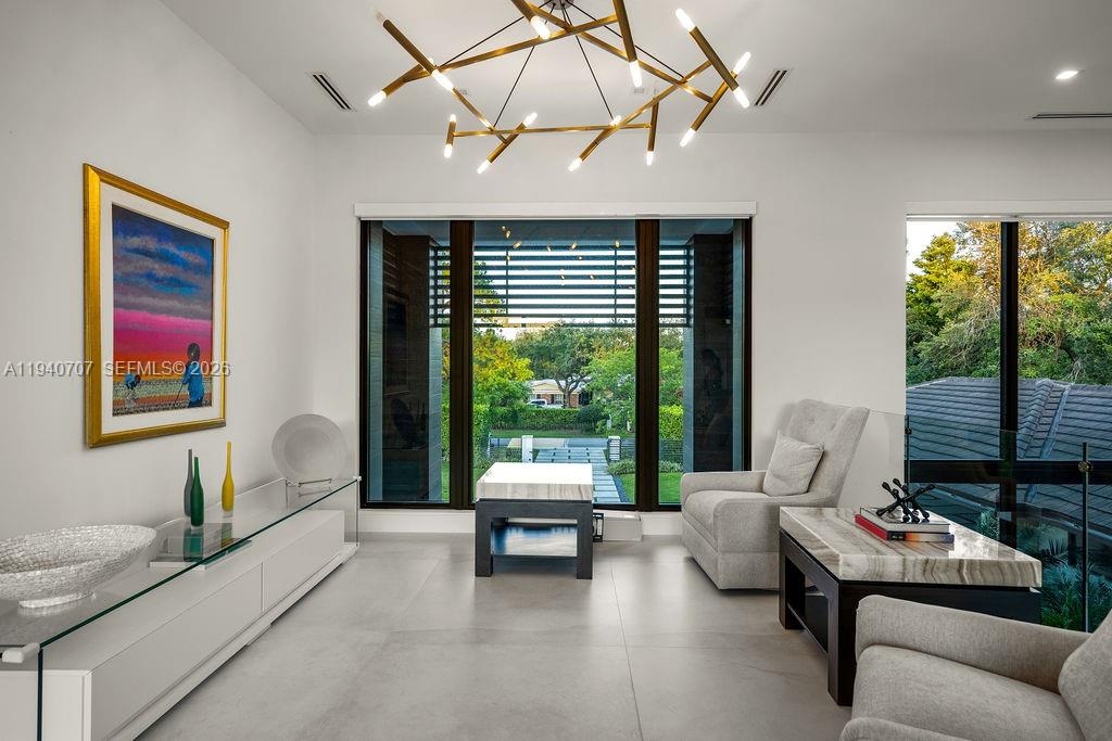 6850 SW 73rd Ct Miami, FL 33143