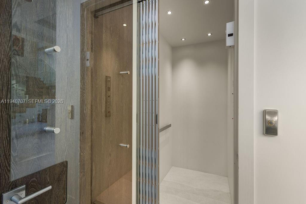 6850 SW 73rd Ct Miami, FL 33143