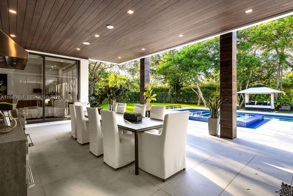 6850 SW 73rd Ct Miami, FL 33143