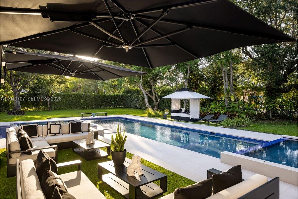 6850 SW 73rd Ct Miami, FL 33143