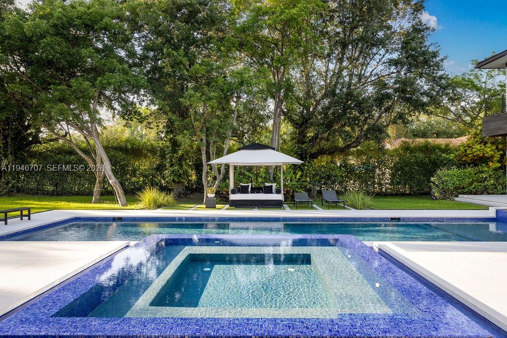 6850 SW 73rd Ct Miami, FL 33143