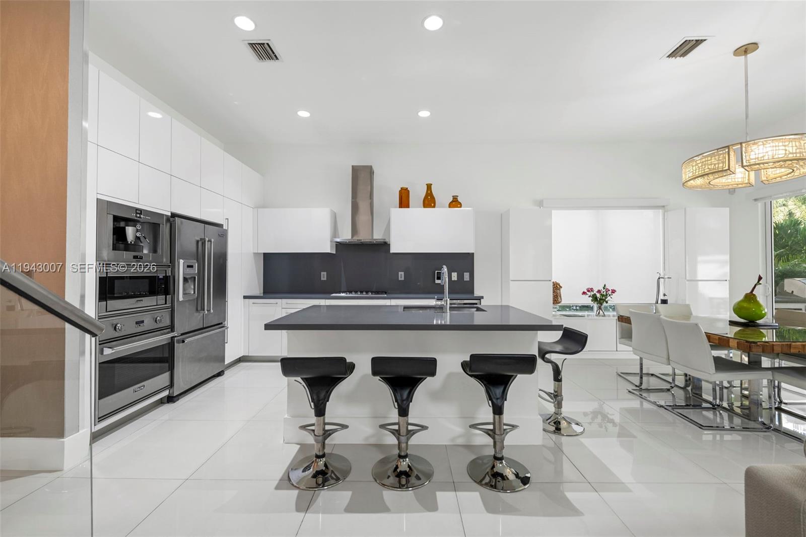 19005 Atlantic Blvd Sunny Isles Beach, FL 33160