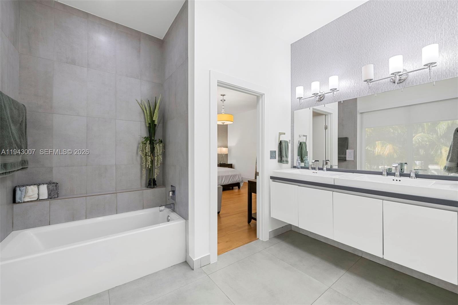 19005 Atlantic Blvd Sunny Isles Beach, FL 33160